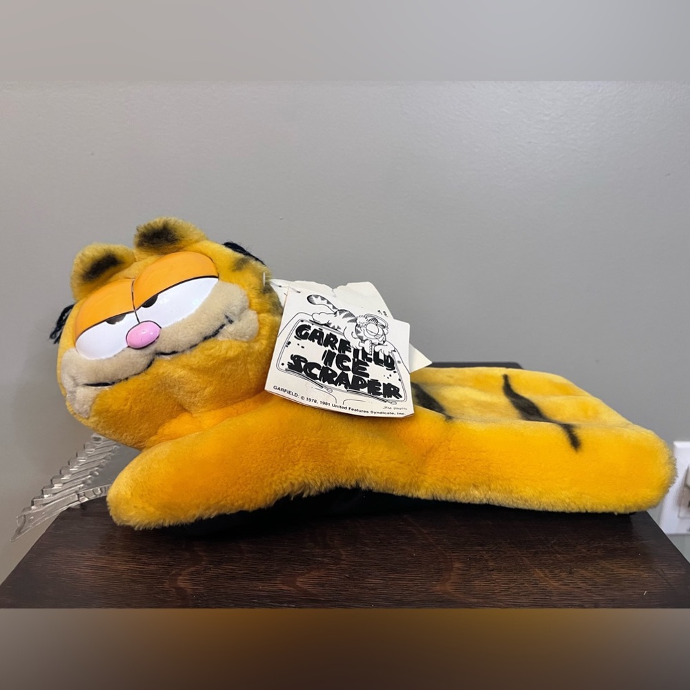 Vintage Garfield Ice Scraper With Tags